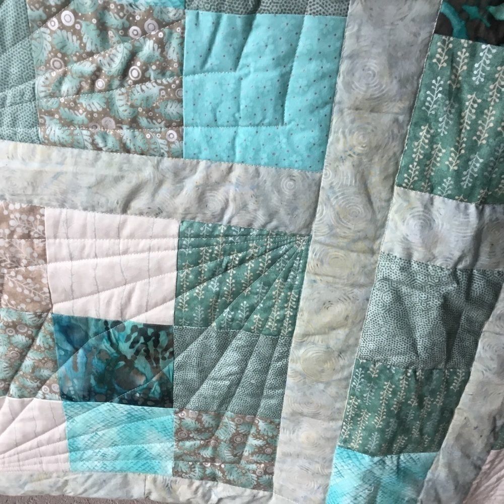 Handmade Quilt   - Picture 7 of 14
